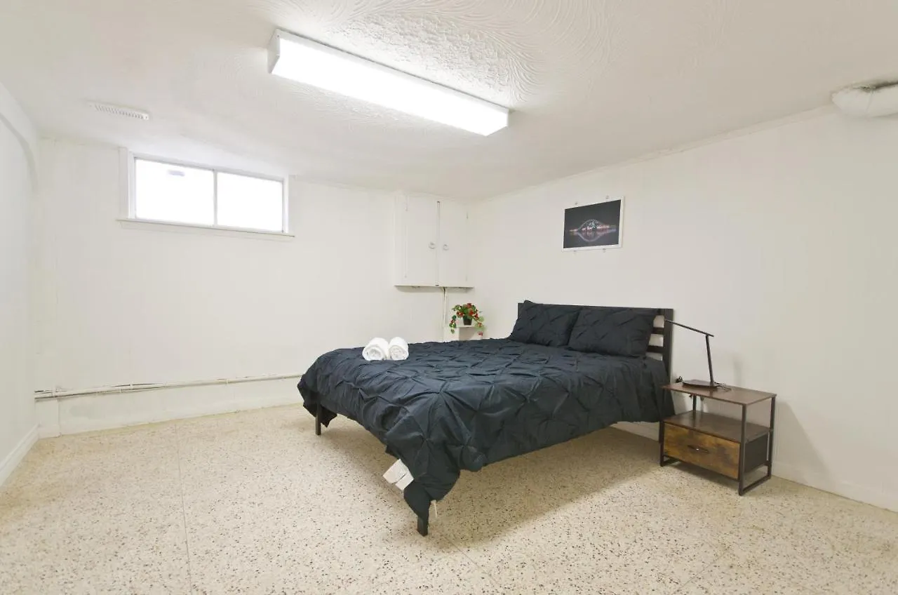 2 Bedroom Apartment 0*, Toronto Kanada