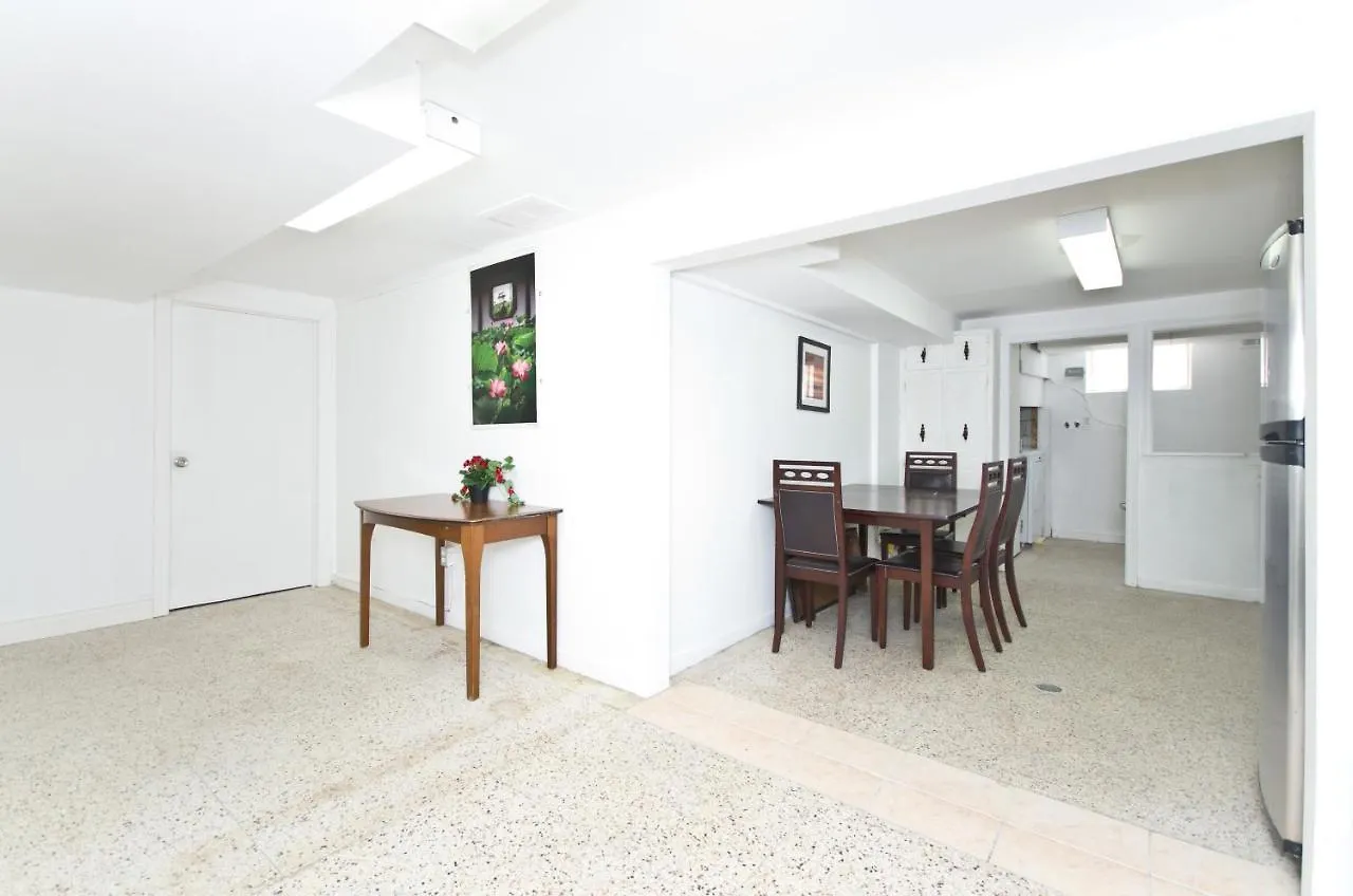 2 Bedroom Apartment Gasthof Toronto