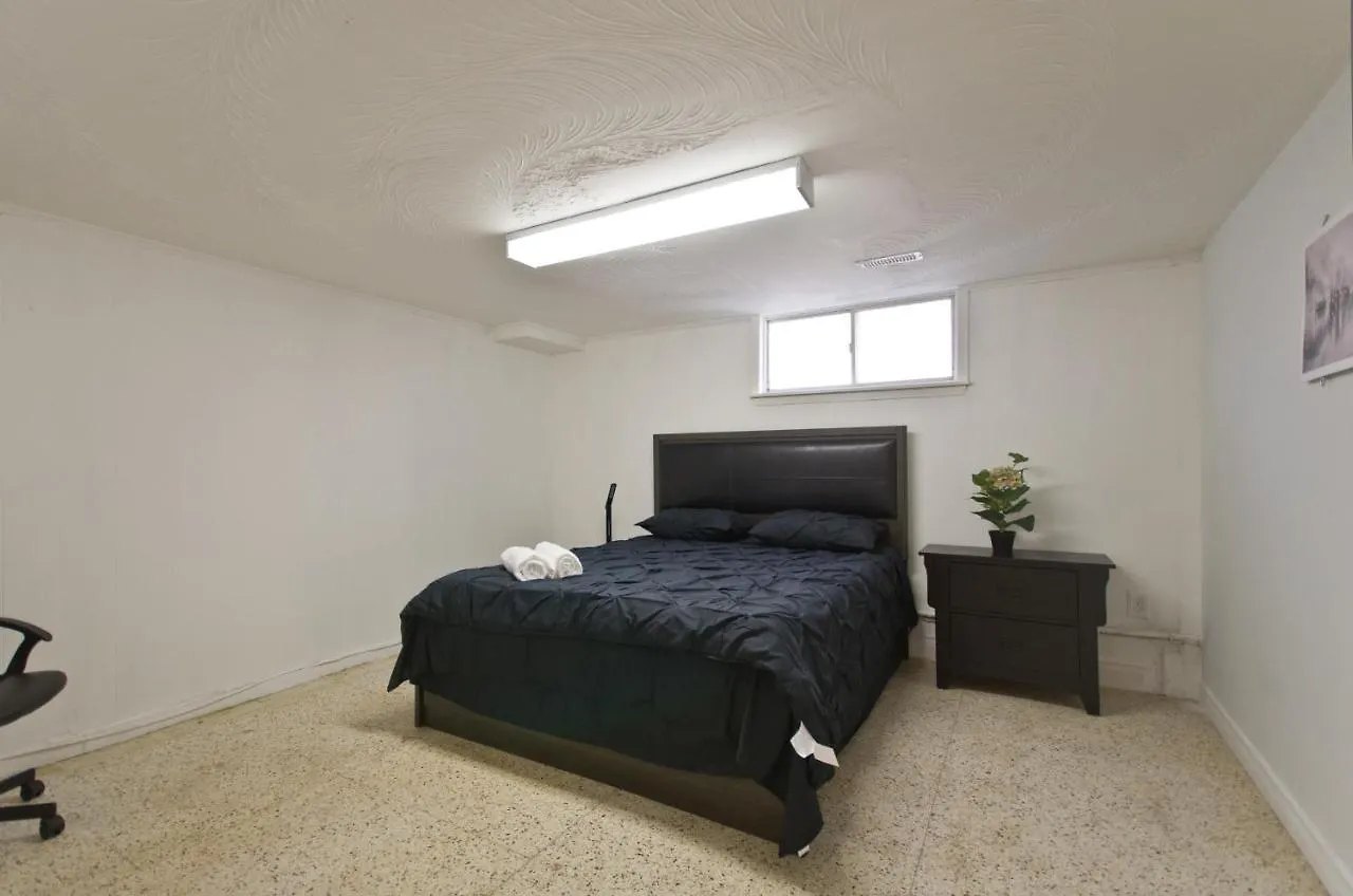2 Bedroom Apartment 0*, Toronto